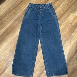 Size small gaucho jeans wide leg cropped
